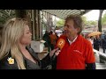 Robert ten Brink deelt biertjes uit tijdens Koningsdag - RTL BOULEVARD