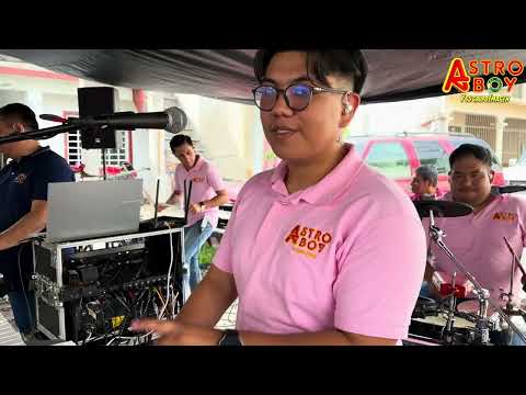 Pasito cheveron, Astroboy y su grupo imagen