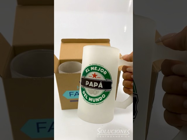 Vídeo relacionado con Bee Ingenious Jarra cerveza personalizada Maestro cervecero y del equipo de cristal esmerilado con nombre y año personalizados Regalo para hombres. Regalo para padre, novio. (Maestro Elche)