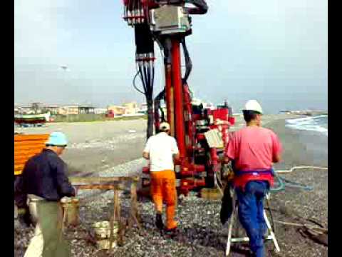 Perforatrice EGT mod. VD710 con rotopercussione (2/3)