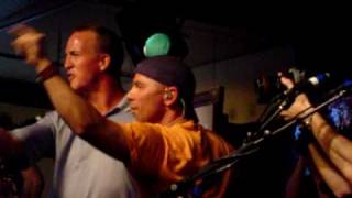 Peyton Manning Sings Country with Kenny Chesney!