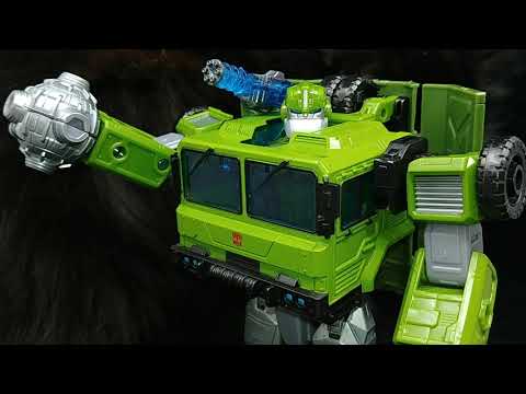 Chuck's Reviews Transformers Legacy Prime Universe Bulkhead