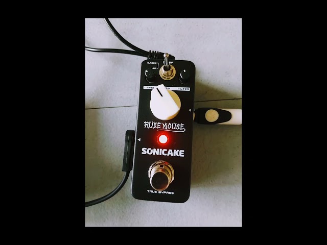 Vídeo relacionado con SONICAKE Distortion Pedal de Efectos Rude Mouse Pedal de Efectos Guitarra 2 modos True Bypass
