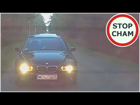 Czarne BMW ściga, zajeżdża i blokuje drogę