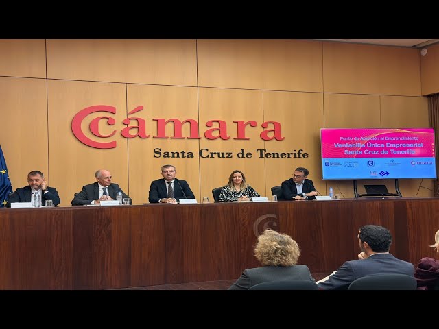 Rosa Dávila y Manuel Domínguez renuevan el convenio de colaboración del PAE/VUE