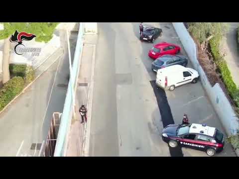 Sorpresi a rubare nella Scuola Santomauro: 2 arresti