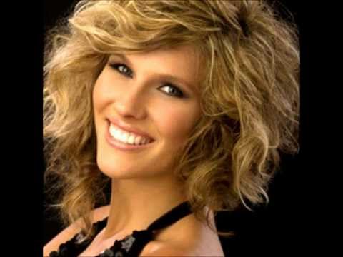 Fábián Juli és a Zoohacker Remake Orchestra World Peace