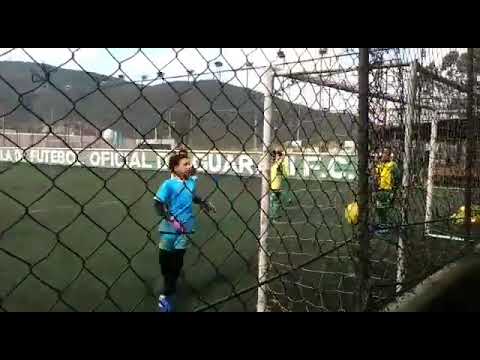 um gol de esquerda na escolinha guarani em Caieiras SP