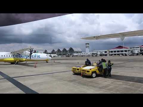 Filmagem de arquivo - Cidade de Cebu propriamente dita, cidade de Lapu-Lapu, aeroporto, voo CEB CEB-TAC (Cebu; 09-08-2022) HD