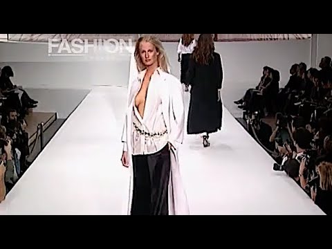 VALENTINO Spring 1999 Paris - Fashion Channel
