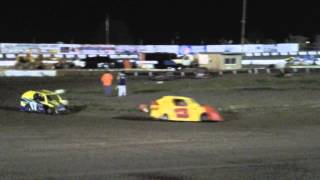 preview picture of video 'Santa Maria Speedway Sr. Mini Dwarf  main 5/24/14'