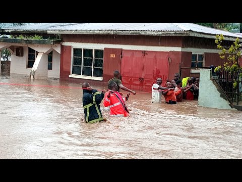 MVUA KUBWA LEO YASABABISHA MAFURIKO JIJINI MWANZA UOKOAJI UNAENDELEA