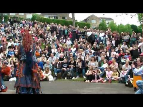 Holmfirth Festival Of Folk-Sat 7 May 11 (43) Urban Gypsies-Dance-Victoria Park.MP4
