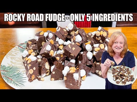 ROCKY ROAD FUDGE | Chocolate Fudge Candy | Christmas Candy