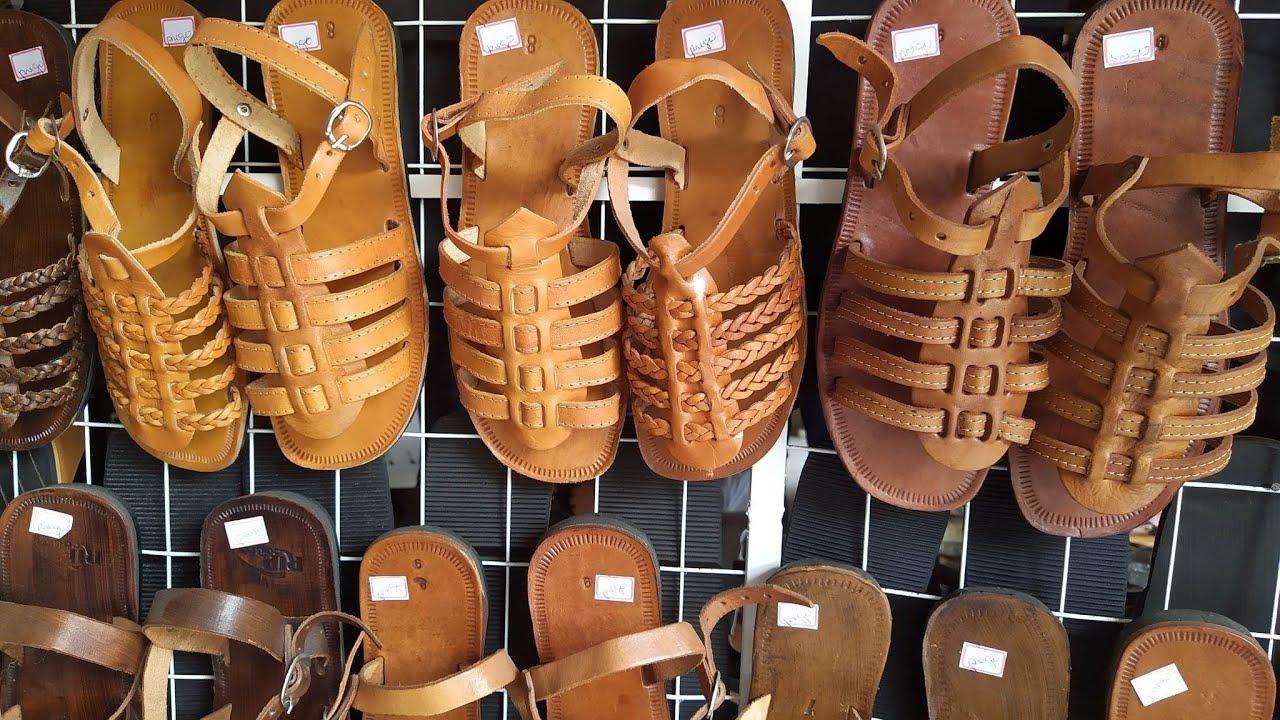 Bazar do Couro, na Feira de Artesanato em Caruaru Pernambuco