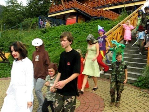 Deváťáci-Škola v přírodě2008(Maškarní ples)