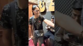 Download lagu TIMPAL SIREP AGUNG KETUT RAI di Studio NESA PRO #lagubalipopuler #lagubaliviral #laguviral #shorts mp3