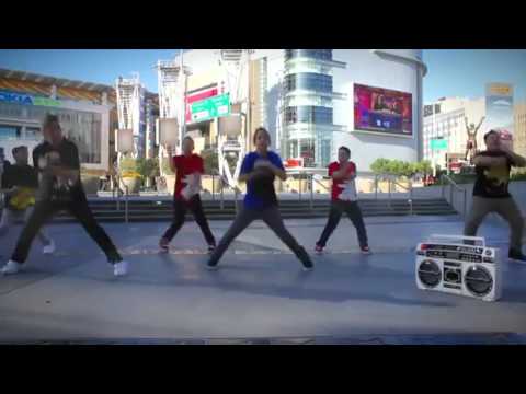 Iconic boyz dancing to Mash ups