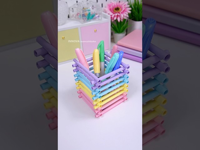 Vídeo relacionado con Transparent Gift Portalápices Infantil Personalizado con Nombre Cuadros. Lapicero Personalizado Rotuladores para Colegio. Organizador de Escritorio para Niños y Niñas. Accesorios para Vuelta al Cole