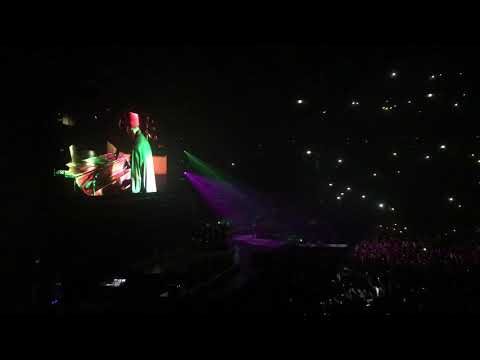 Twenty One Pilots - Heathens (live Saint Petersburg) 04.02.2019