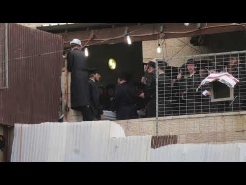 Purim medley from Stolin and Karlin I | 1 ניגוני פורים מחצרות סטולין וקרלין