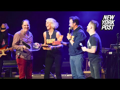 Jason Sudeikis And Hannah Waddingham Sing “Shallow”