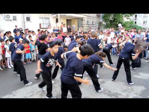 Street dance in Ferentari with the children from the Alternative Education Club