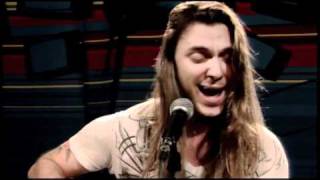 Angra toca &quot;Wishing well&quot; no Estúdio Showlivre