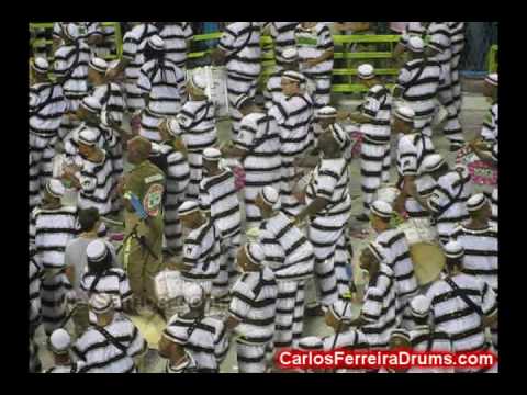 A BATERIA SENSACIONAL DA MANGUEIRA DA UM SHOW NO DESFILE DO CARNAVAL 2010