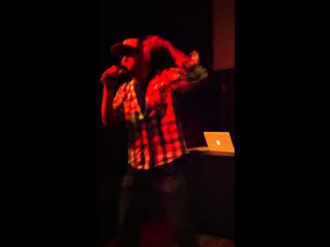 BennieZ - Wer sagt das...? live @ Absturz 2013