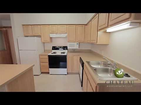 Charleston Court at Trailview in Lincoln NE - chateaudev.com - 1BD 1BA Efficiency Apartment For Rent