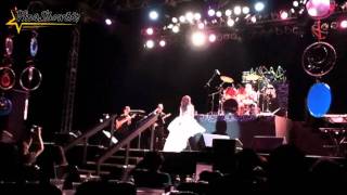 Christine Thuy Huong Live at EQC