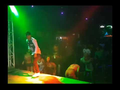 Mc LK vevo - Beat Famosão - aovivo