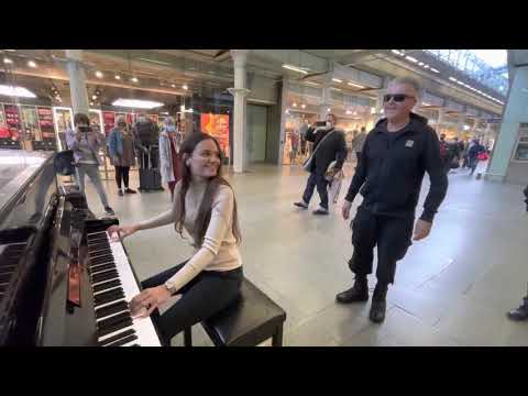 Boogie Woogie Queen Rocks The Public Piano