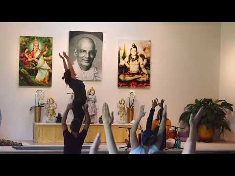 Mantra Yogastunde mit Radha Prema - Live Yogastunde 09:15 Uhr 28.05.2020