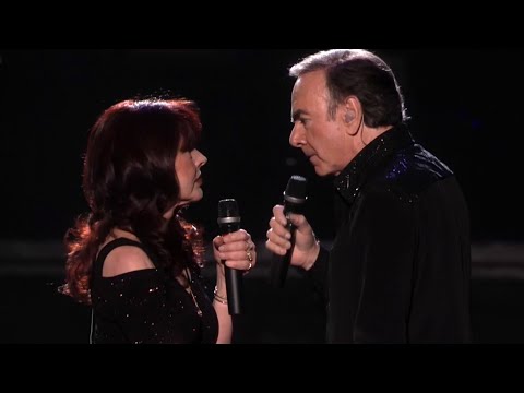 Neil Diamond & Linda Press - You Don't Bring Me Flowers (live) - Hot August Night - September 2009