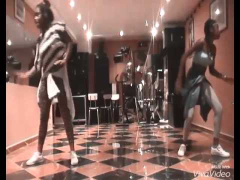 CRAZYCAPSS danse sur "TUDO PAGO" de MIGUEL ANDRADE