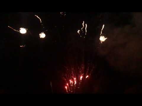 SCZF20 - 100s 20mm Red to Whistle Tail Spit  Dragons Egg