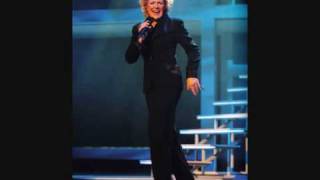 Simone Kleinsma - Life Is Just A Bowl Of Cherries / Back in Town (Live in 2010)