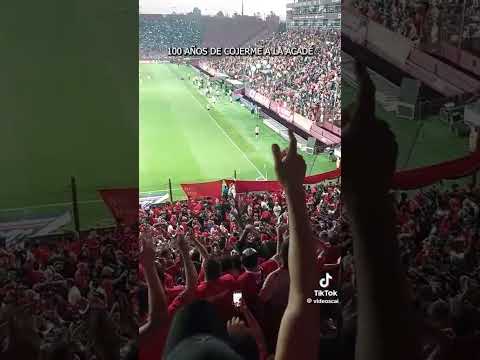 "Otros 100 años voy a estar... 1905-2025 #Independiente" Barra: La Barra del Rojo &bull; Club: Independiente &bull; País: Argentina