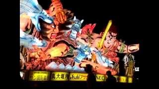 preview picture of video '青森ねぶた祭り ねぶたが回転する瞬間！Energetic!traditonal festival: Nebuta Matsuri Aomori Japan.Aug/3/2014'