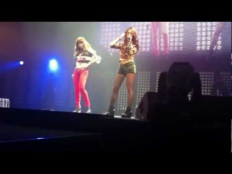 [110611] SM Town in Paris - Krystal & Jessica: Tik Tok