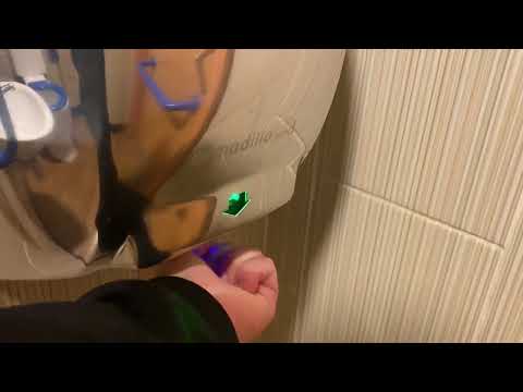 Kuaierte (HandyDryers Armadillo) at Subway Newark ♿️🚻🚼