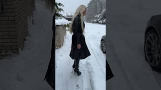 Outfit nach meinen Geschmack 🖤#leather #mantel #blondie #snow