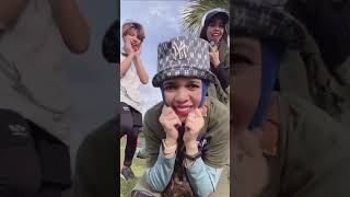 Download lagu Langit Bisakah Kau Turunkan Hujan dan Petir😅#penyanyiaslinya😁⚡️#onebigfamily #genhalilintar mp3