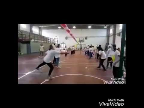 Let's play badminton.