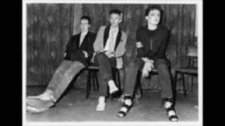 SIOUXSIE AND THE BANSHEES + SID VICIOUS (Drummer)-The Lord&#39;s Prayer Punk Rock Festival London 1976