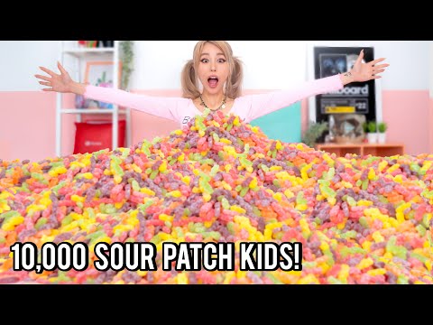 Mixing 10,000 Sour Patch Kids Into One Giant Sour Patch Kid!