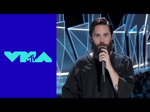 Jared Leto Pays Tribute to Linkin Park's Chester Bennington | MTV