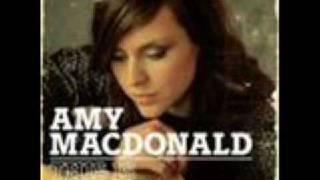 Amy Macdonald - Footballer's Wife (lyrics)